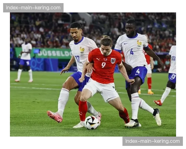 于帕梅卡诺友谊赛红牌停赛，德尚允许其提前返回慕尼黑